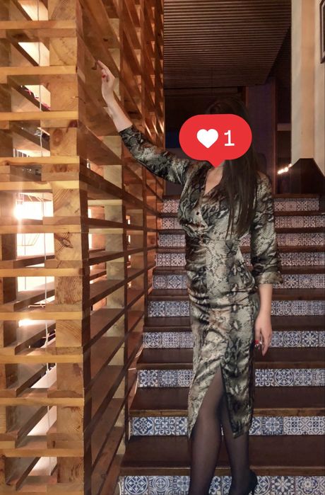 Платье Lichi б/у