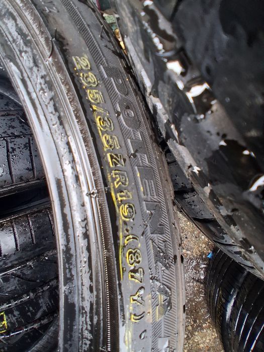 19 цола спорт пакет 295 30 и 235 35 19 летни  BRIDGESTONE