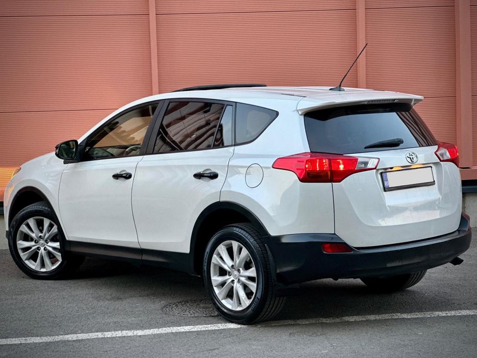 Toyota RAV-4 2.2 D/ 4x4 / 2013 / Automata / Trapa / BiXenon