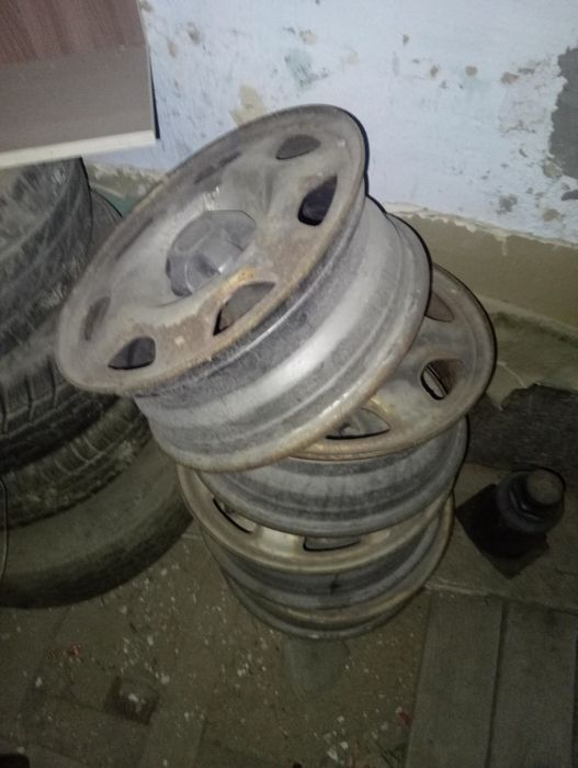 Продаются диски с резиной