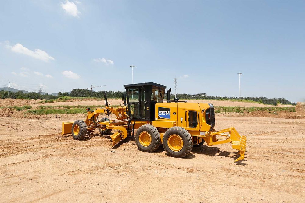 Автогрейдер SEM 920F в наличии