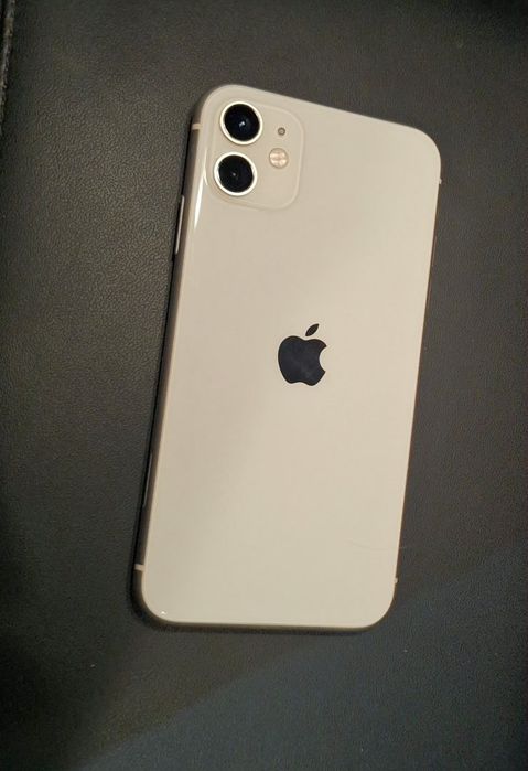 iPhone 11  128 ГБ.