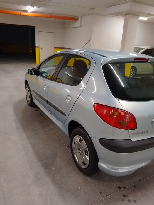 Продавам Пежо 206  1.4HDI