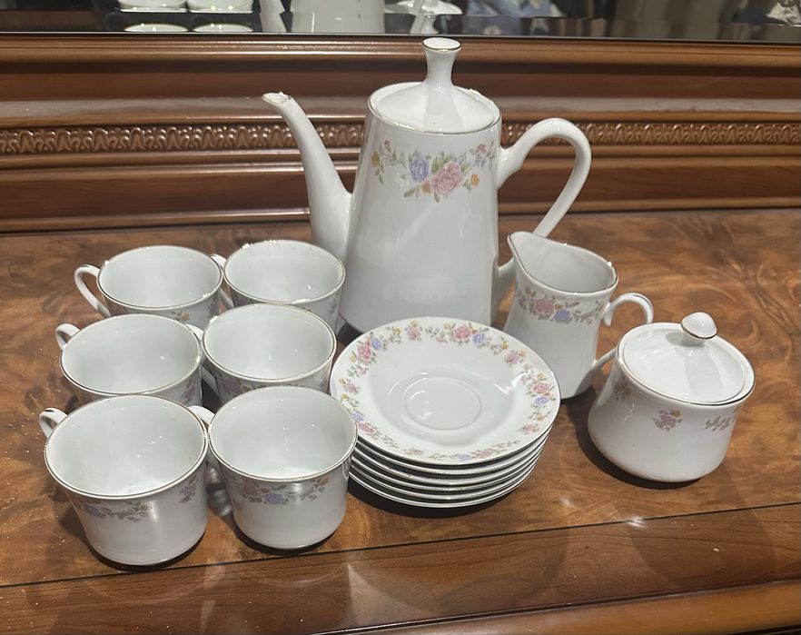 Фарфоровая чайный сервис