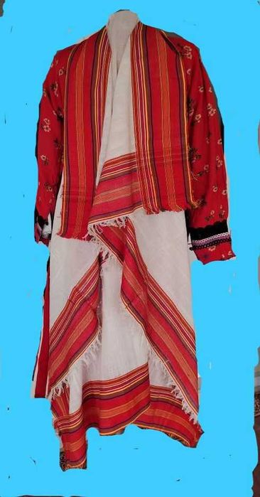 Родопска  носия. Автентична дамска родопска носия.