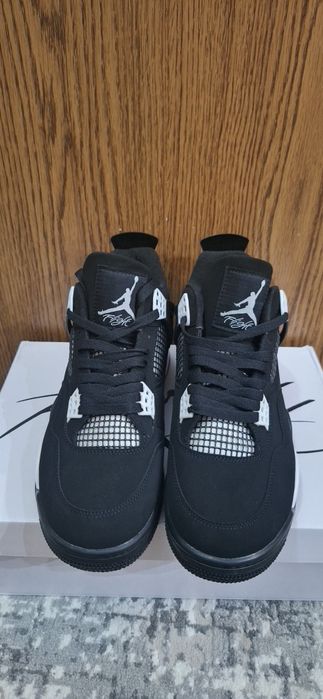 Jordan 4 White Thunder