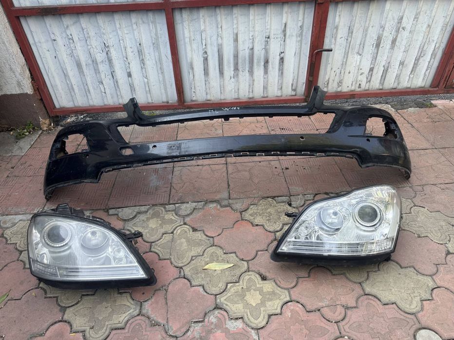 Far stanga / dreapta MERCEDES ML W164 2007/2008/2009/2010/2011/2012