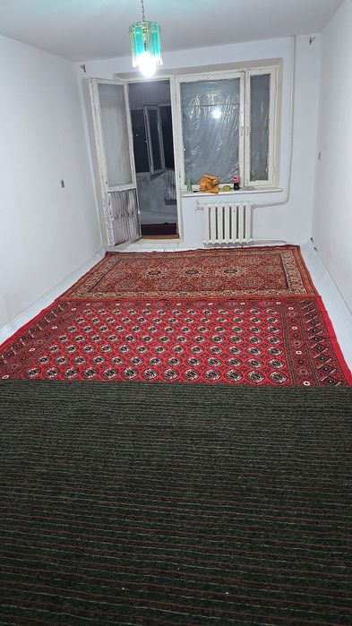 Шум бола ёнда 3 этажда 2 хонали кв сотилади