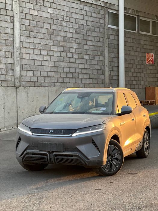 BYD yuan Up avtomabili sotuvda