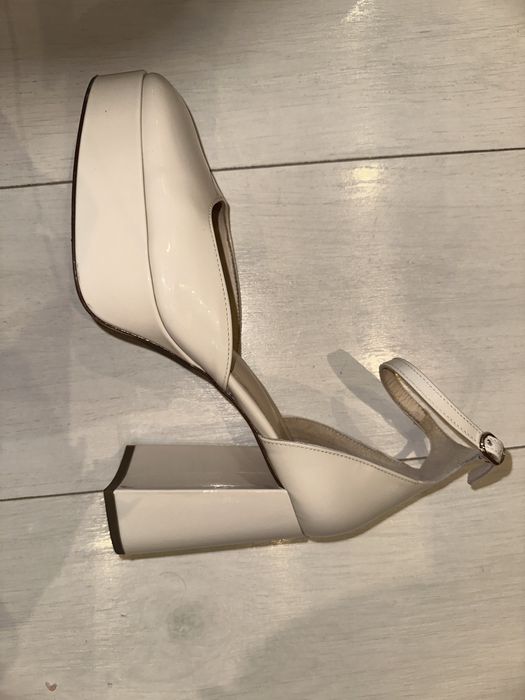 Tocuri patrate cu platforma firma HÖGL, crem lacuit, marime 39