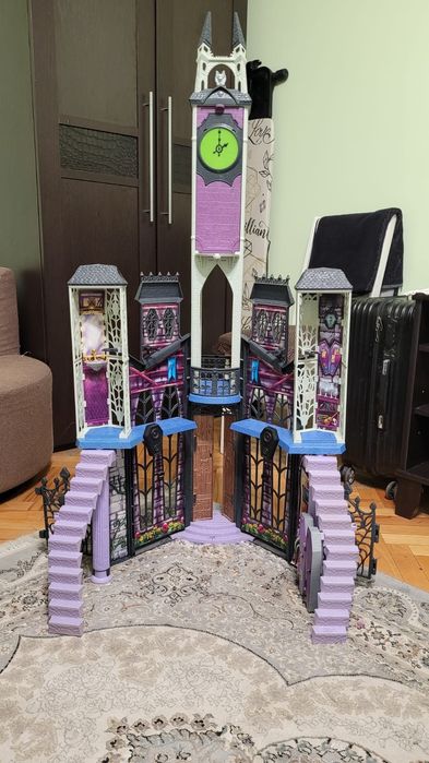 Школа Монстров Дэдлюкс