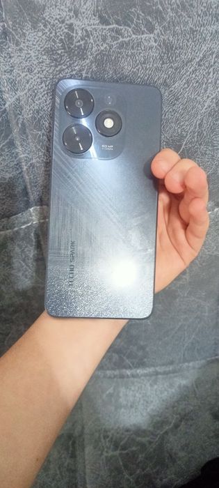 Tecno spark 20c в идеальном состоянии