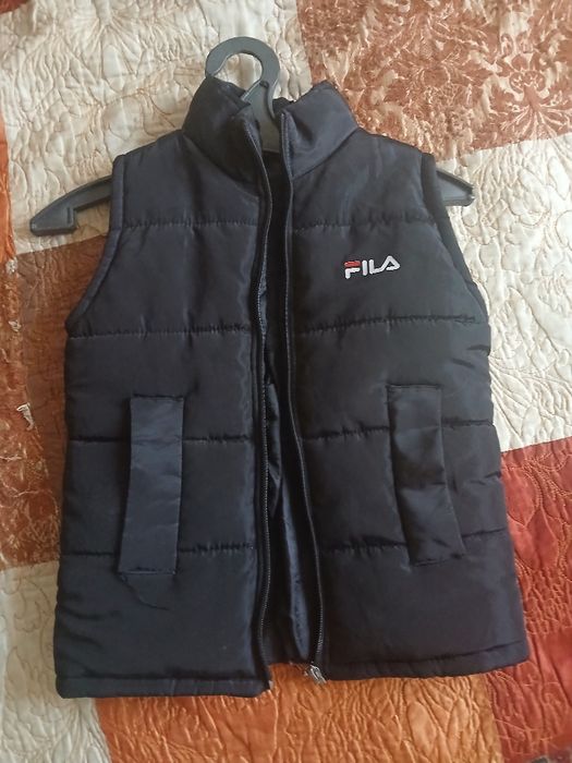 Продам жилетку на мальчика