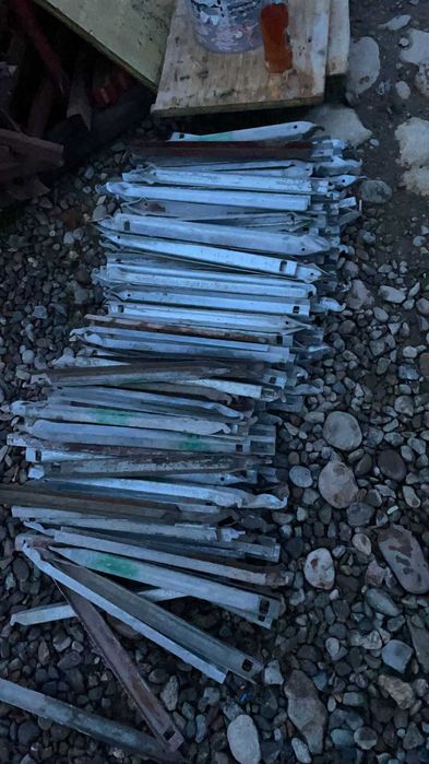 Se închiriază Panouri cofraje,grinzi , popi metalici!