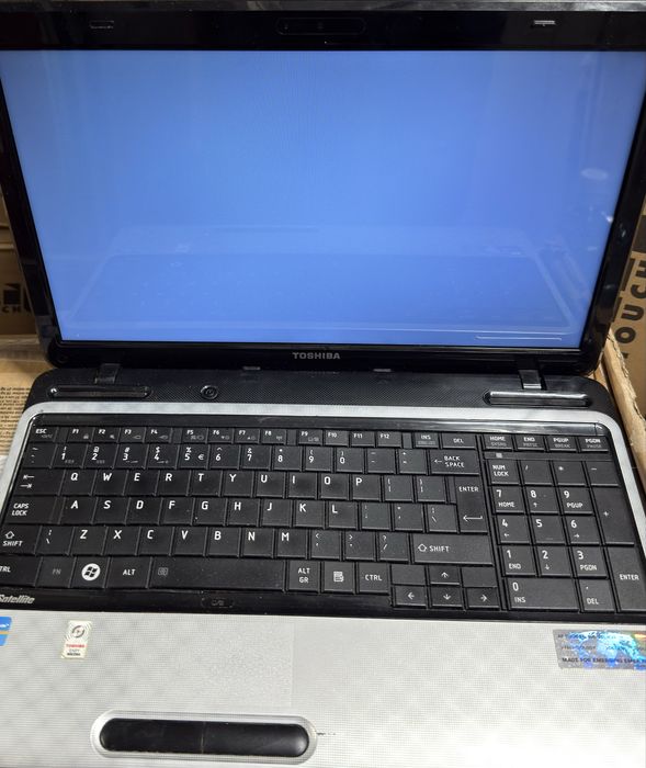 Laptop Toshiba L750-11W