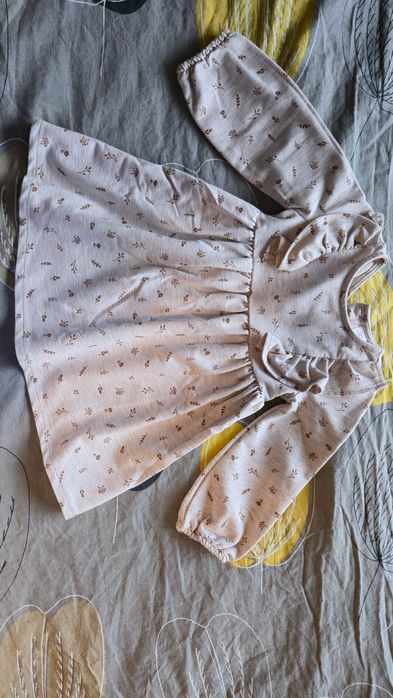 Детска рокля с дълъг ръкав