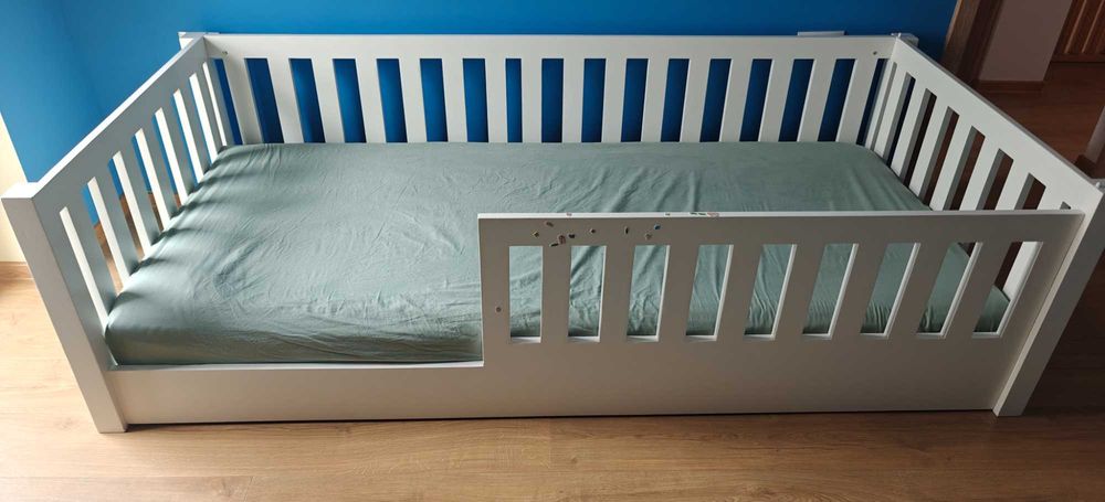 Pat toddler 90x200 lemn masiv cu cadru protectie