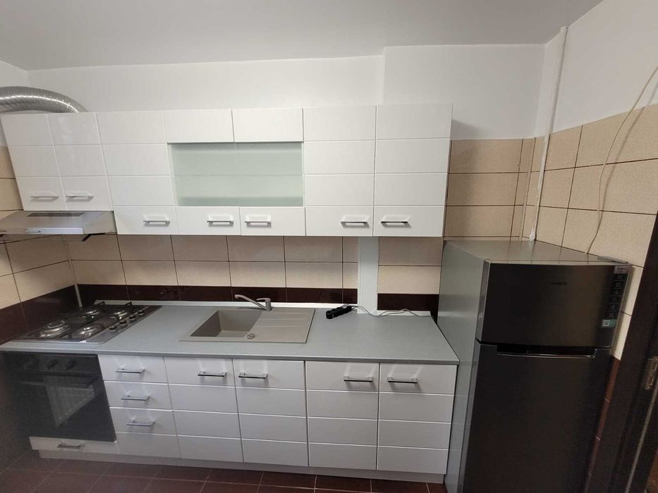 Apartament 2 camere decomandat Calea Bucuresti nr.50 bloc A5 Institut