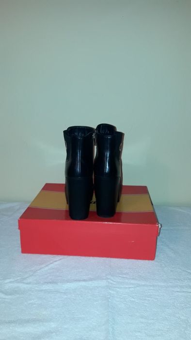 Зимний обувьчерная