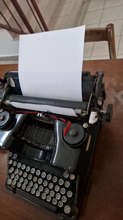 De vânzare masina scris