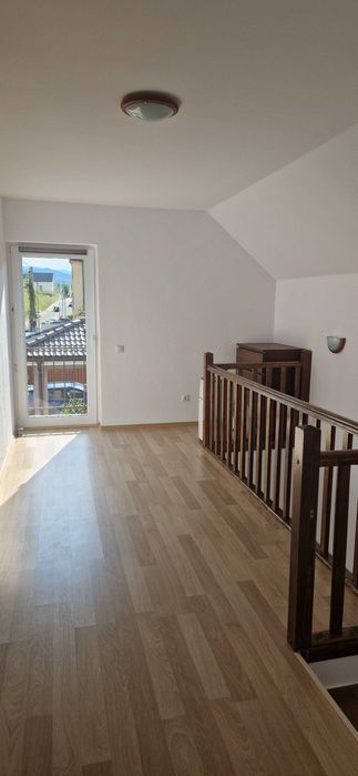 Proprietar,inchiriez casa ,singur in curte ,in Sibiu