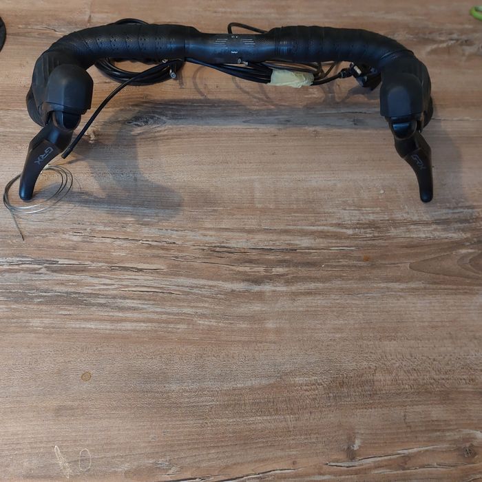 Gravel Команди GRX 2x11, спирачни механизми, гравел кормило