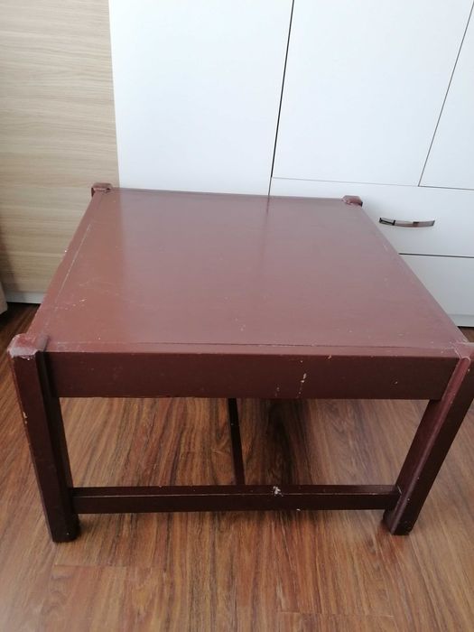 Дървена холна маса+3бр табуретки