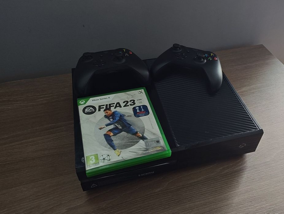 Xbox One 500 GB, 2 manete