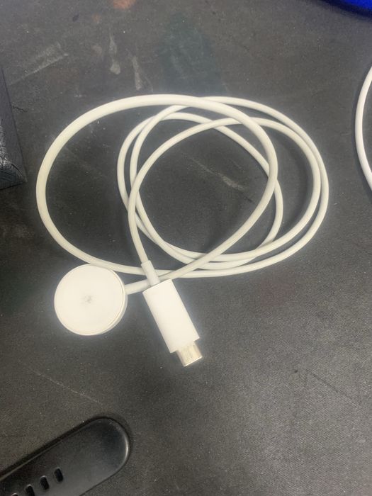 Продам apple watch se 2 40mm