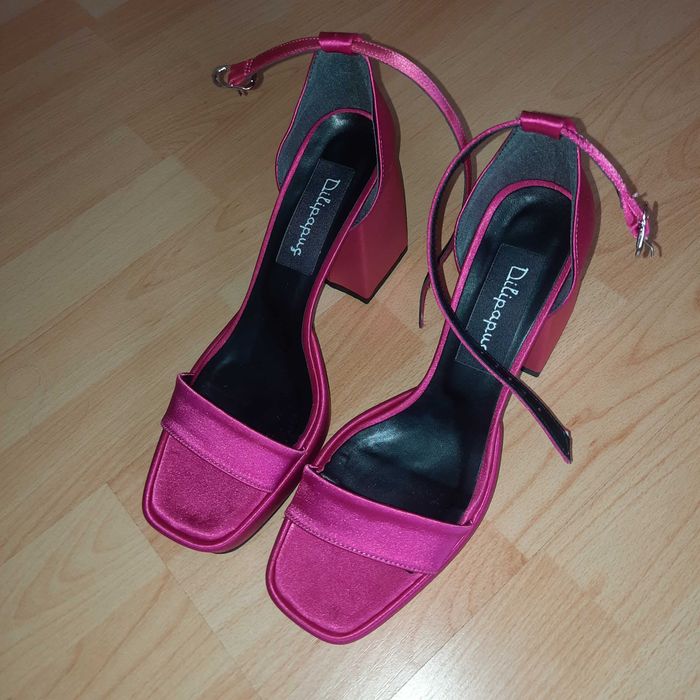 Sandale cu toc pătrat