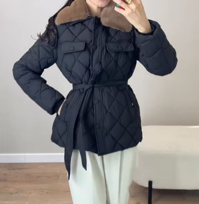 Куртка сатылады. Чорный.