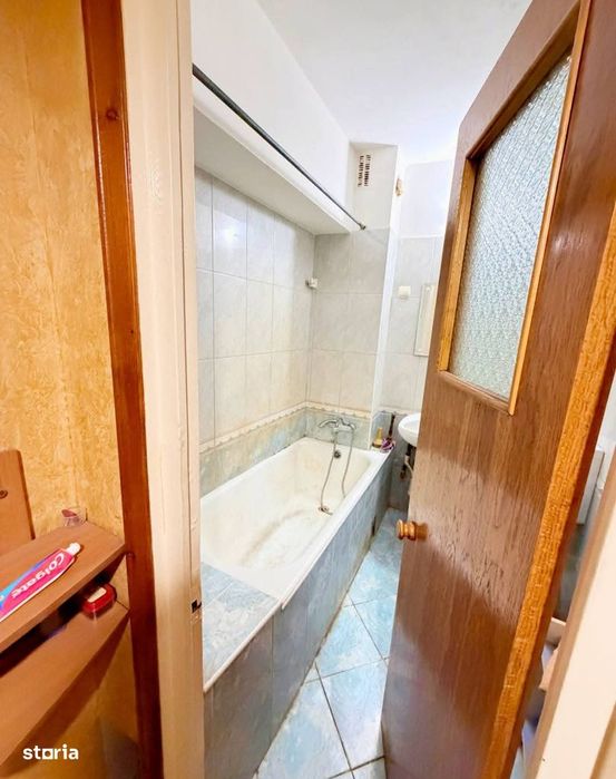 Apartament 3 camere, balcon, zona Badea Cârțan