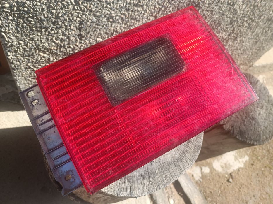 Заден стоп в капака за Фолксваген Шаран. R страна. Перфектен.