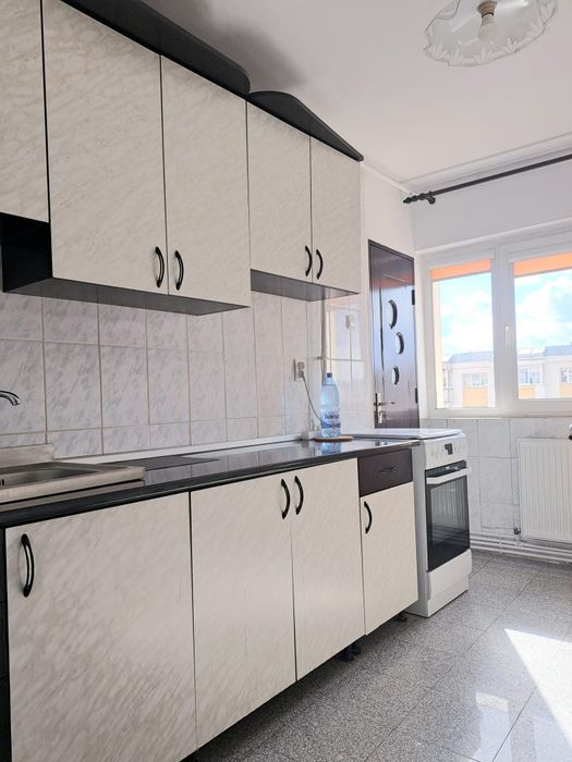 Apartament 3 camere zona Între Lacuri
