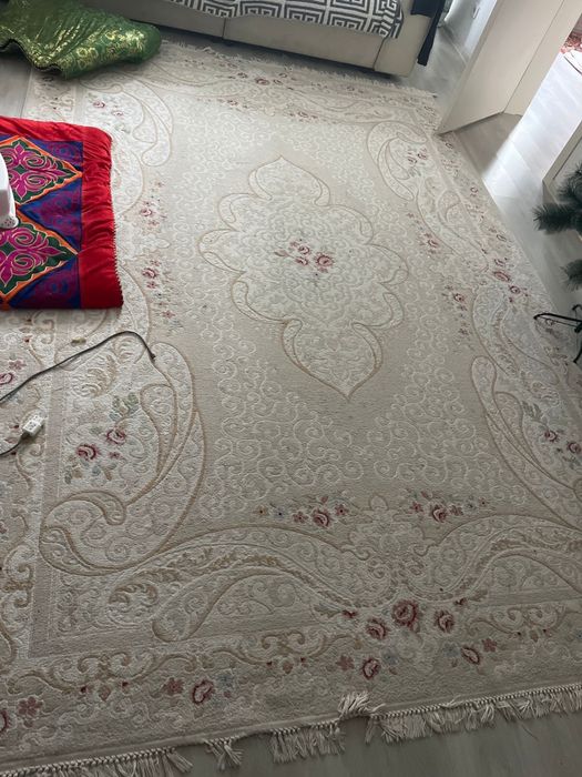 Ковёр продам в хорошем состояние