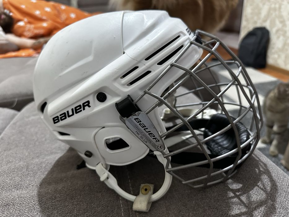Шлем хоккейный 30000тг