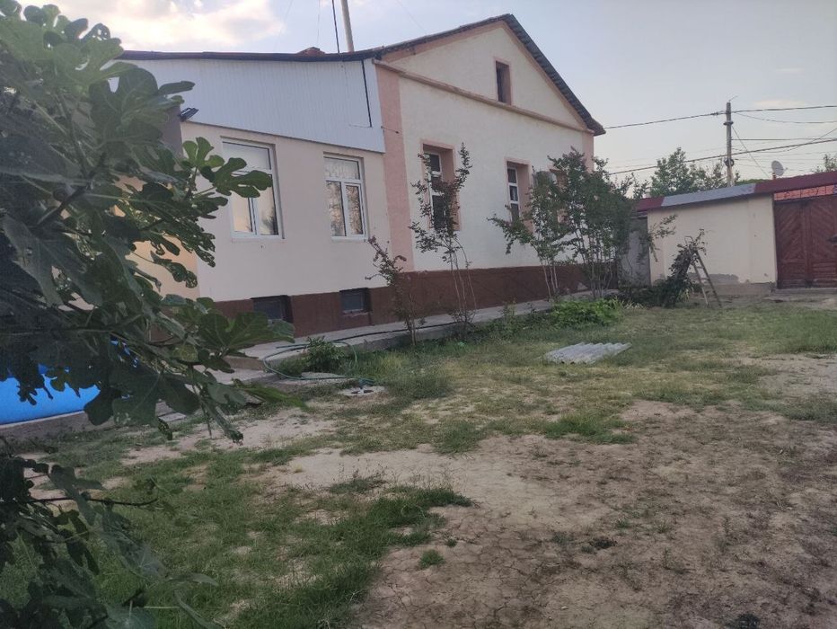 Fasad 20/23 Hovli Sotiladi