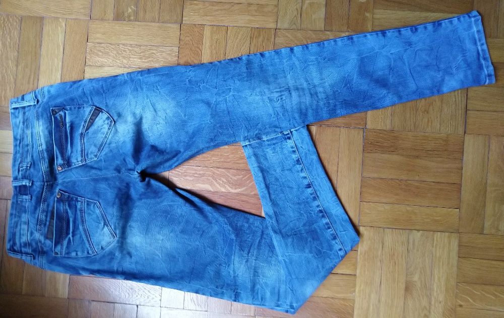 Дамски дънки с кафеви кожени елементи по джобовите