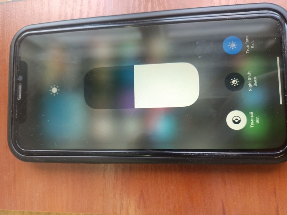 Продам айфон 11.