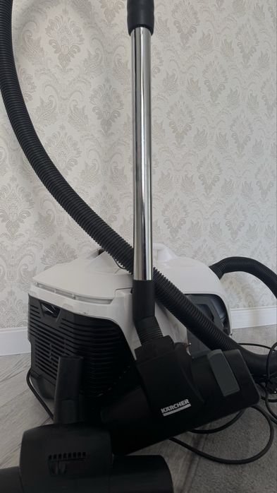 Продается  пылесос Karcher(карчер)