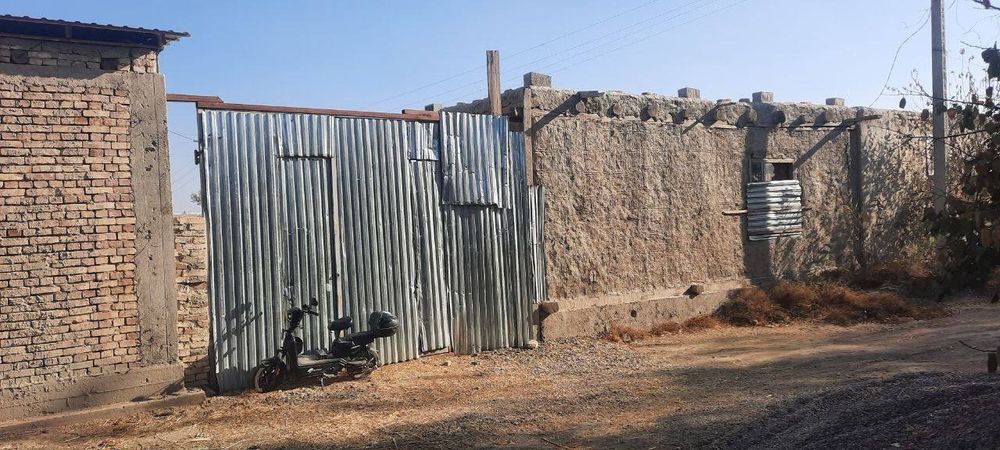 ТЕЗДА ! Йер нархида, 10 сотокли ховли сотилади! Пул зарур учун.