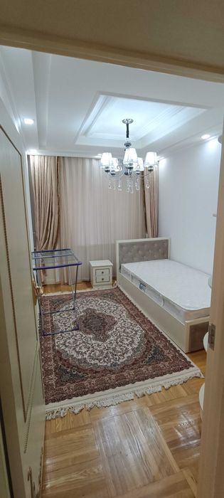 Сдаётся 4х комнатная квартира на Садык Азимова (Японское посольство)