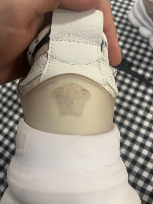 Versace chain reaction