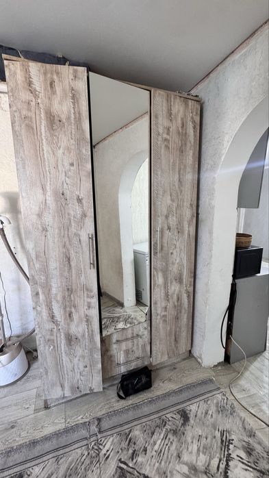 Продам шкаф срочно