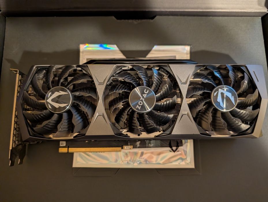 Placă video ZOTAC GeForce RTX 3090 Trinity – 24GB GDDR6X