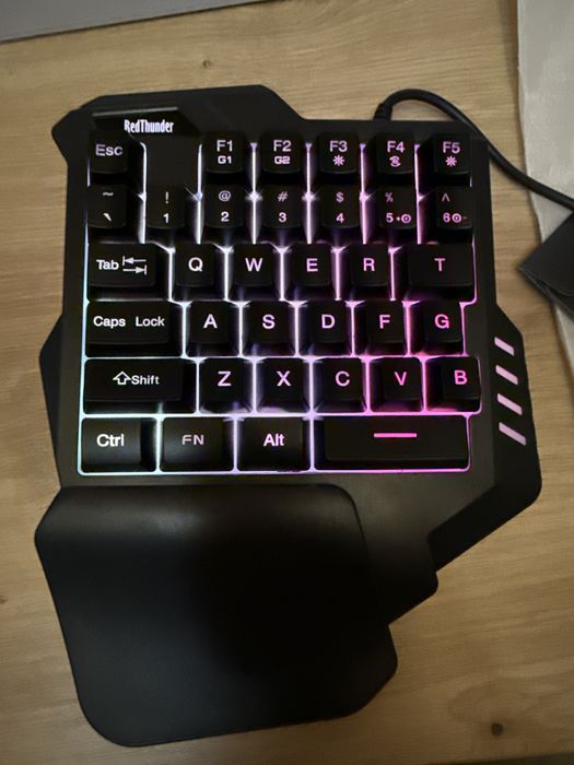 Tastatura Gaming RedThunder C30 RGB One Hand USB Keypad Gamer Jocuri PC Laptop