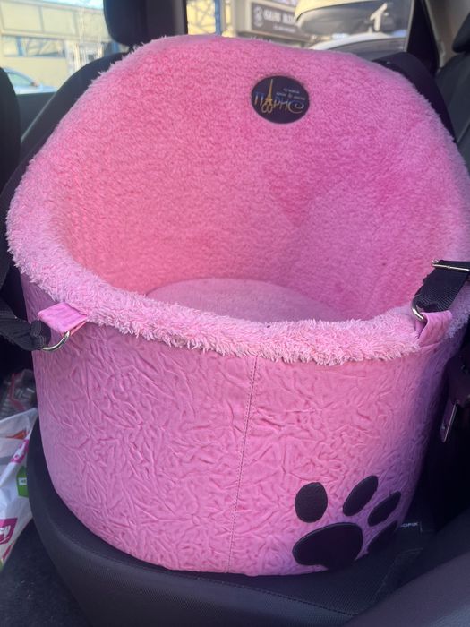 Кучешко столче за кола