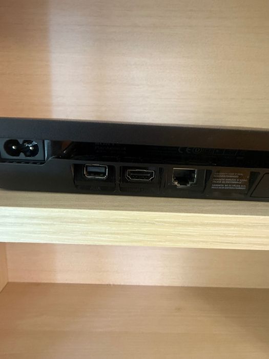 Playstation 4 slim