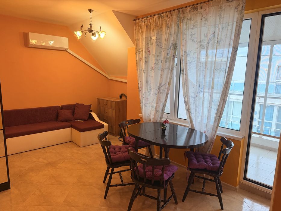 Дава се под наем Двустаен апартамент в Поморие - 68 кв.м за 380 € - Снимка #3