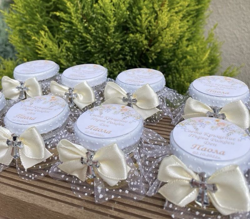 Подаръци за гости/Гипсови или соеви Ангелчета/Бурканчета с мед-свещ